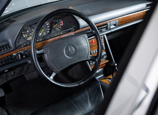 1987 MERCEDES-BENZ (W126) 500 SE