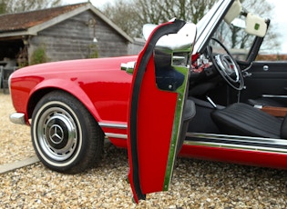 1966 MERCEDES-BENZ 230 SL PAGODA