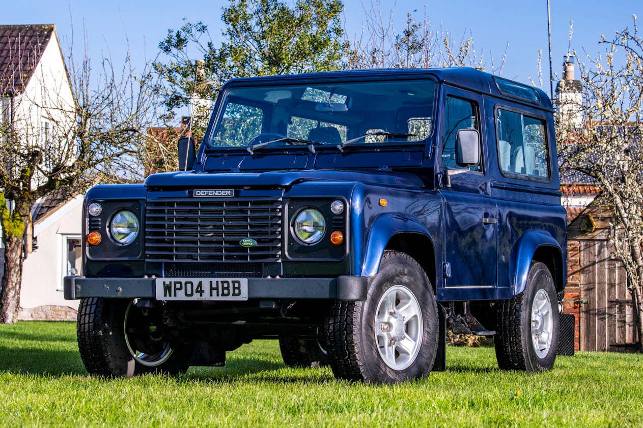 2004 LAND ROVER DEFENDER 90 TD5 COUNTY - 11,687 MILES