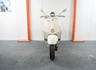 2021 PIAGGIO VESPA 946 CHRISTIAN DIOR - 1 MILE - EX PIAGGIO UK