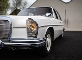 1966 MERCEDES-BENZ (W108) 250 S