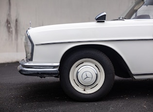 1966 MERCEDES-BENZ (W108) 250 S