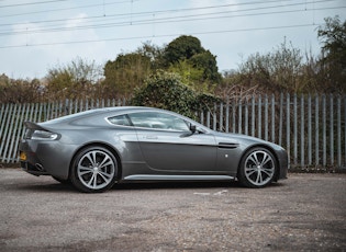 2009 ASTON MARTIN V12 VANTAGE - MANUAL