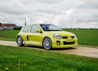 2004 RENAULT CLIO V6 PHASE 2 - 13,259 MILES