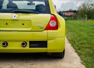 2004 RENAULT CLIO V6 PHASE 2 - 13,259 MILES