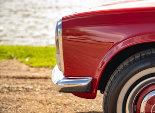 1967 MERCEDES-BENZ 230 SL PAGODA