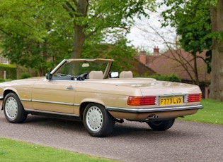 1988 MERCEDES-BENZ (R107) 300 SL 