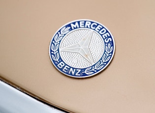 1988 MERCEDES-BENZ (R107) 300 SL 
