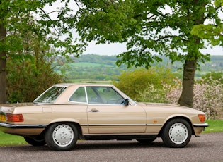 1988 MERCEDES-BENZ (R107) 300 SL 