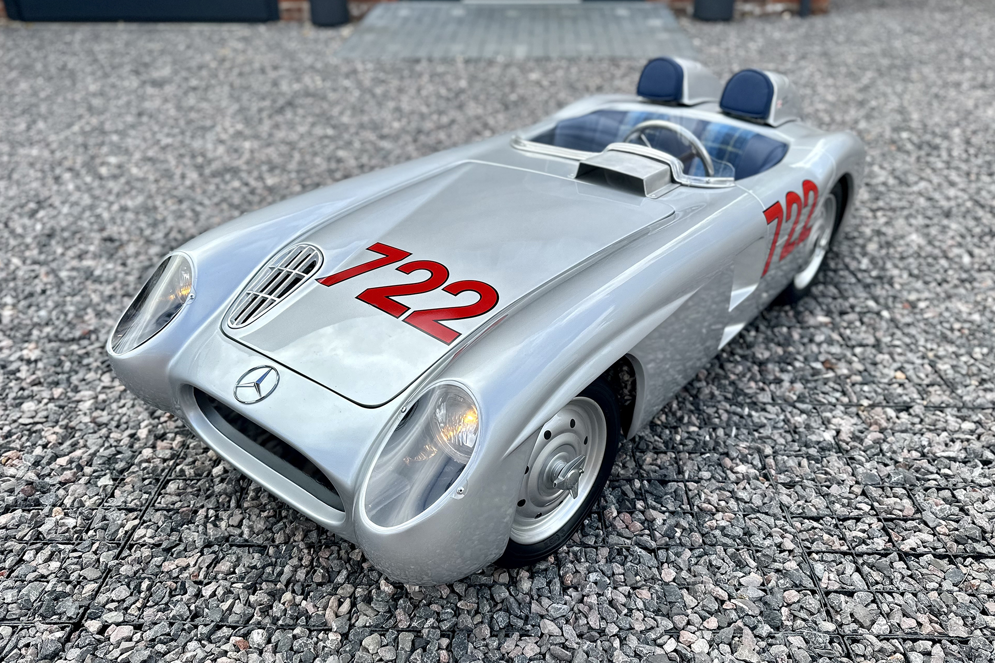 ミニカー 1/18 300SLR MOSS SIGNED WINNER ミニカー 1/18 300SLR MOSS