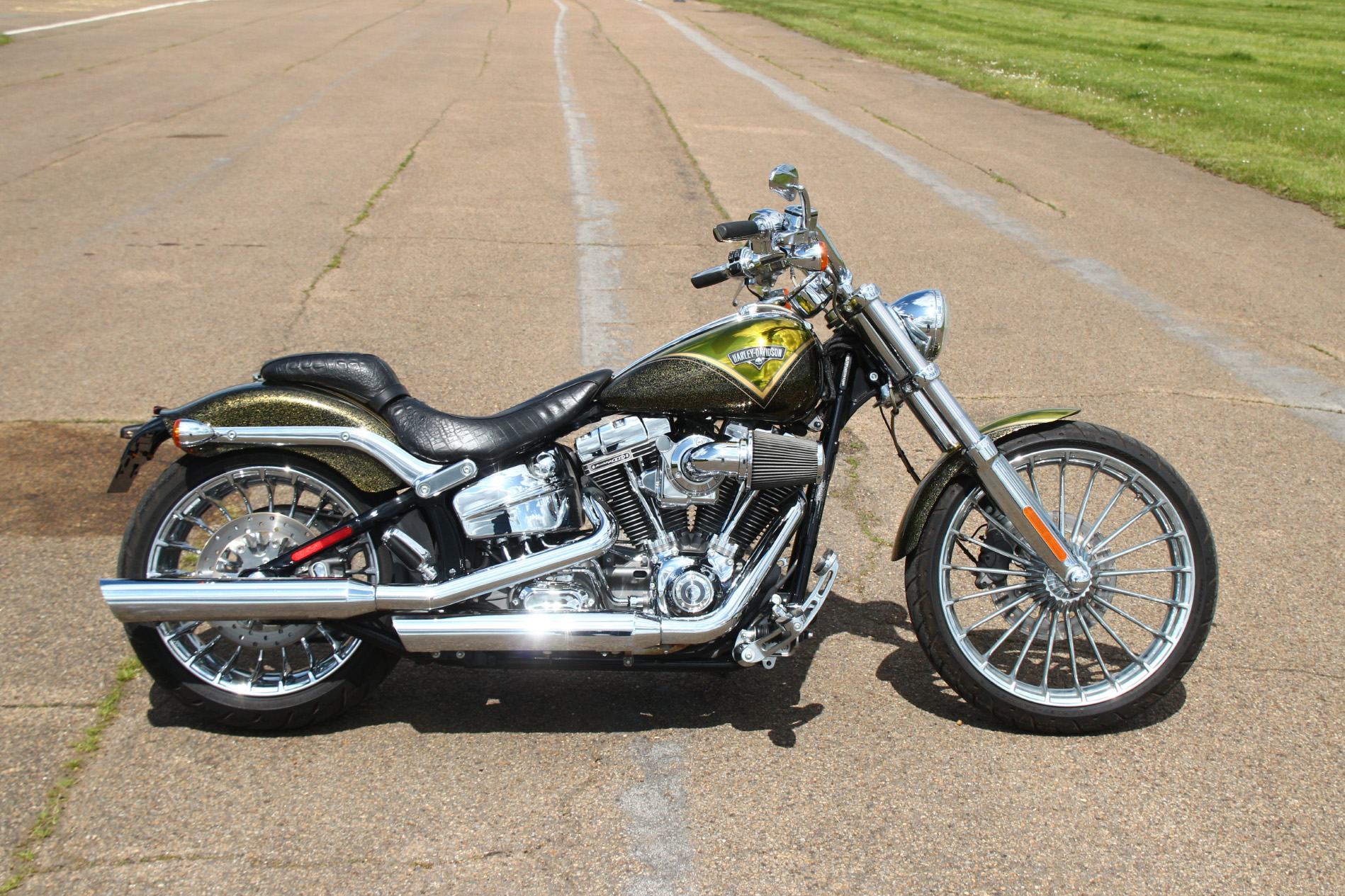 2012 harley online breakout