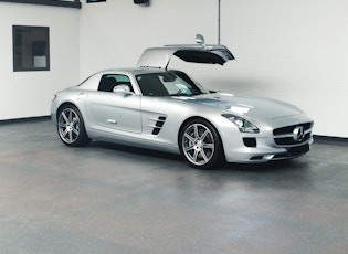 2010 MERCEDES-BENZ SLS AMG - 73 KM