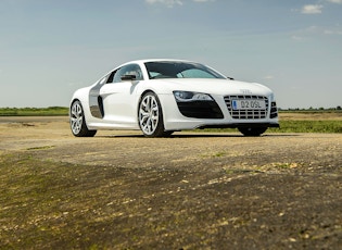 2009 AUDI R8 V8 - MANUAL