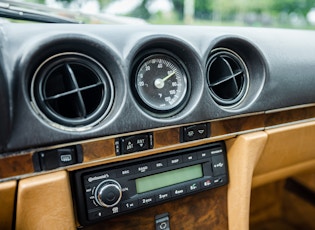 1988 MERCEDES-BENZ (R107) 560 SL