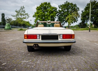 1988 MERCEDES-BENZ (R107) 560 SL