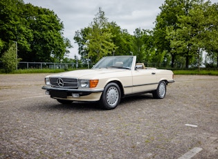 1988 MERCEDES-BENZ (R107) 560 SL