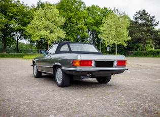 1988 MERCEDES-BENZ (R107) 560 SL