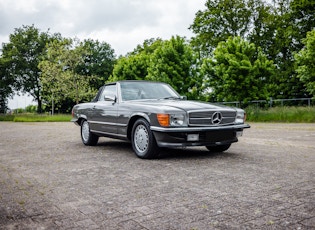 1988 MERCEDES-BENZ (R107) 560 SL