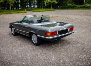 1988 MERCEDES-BENZ (R107) 560 SL