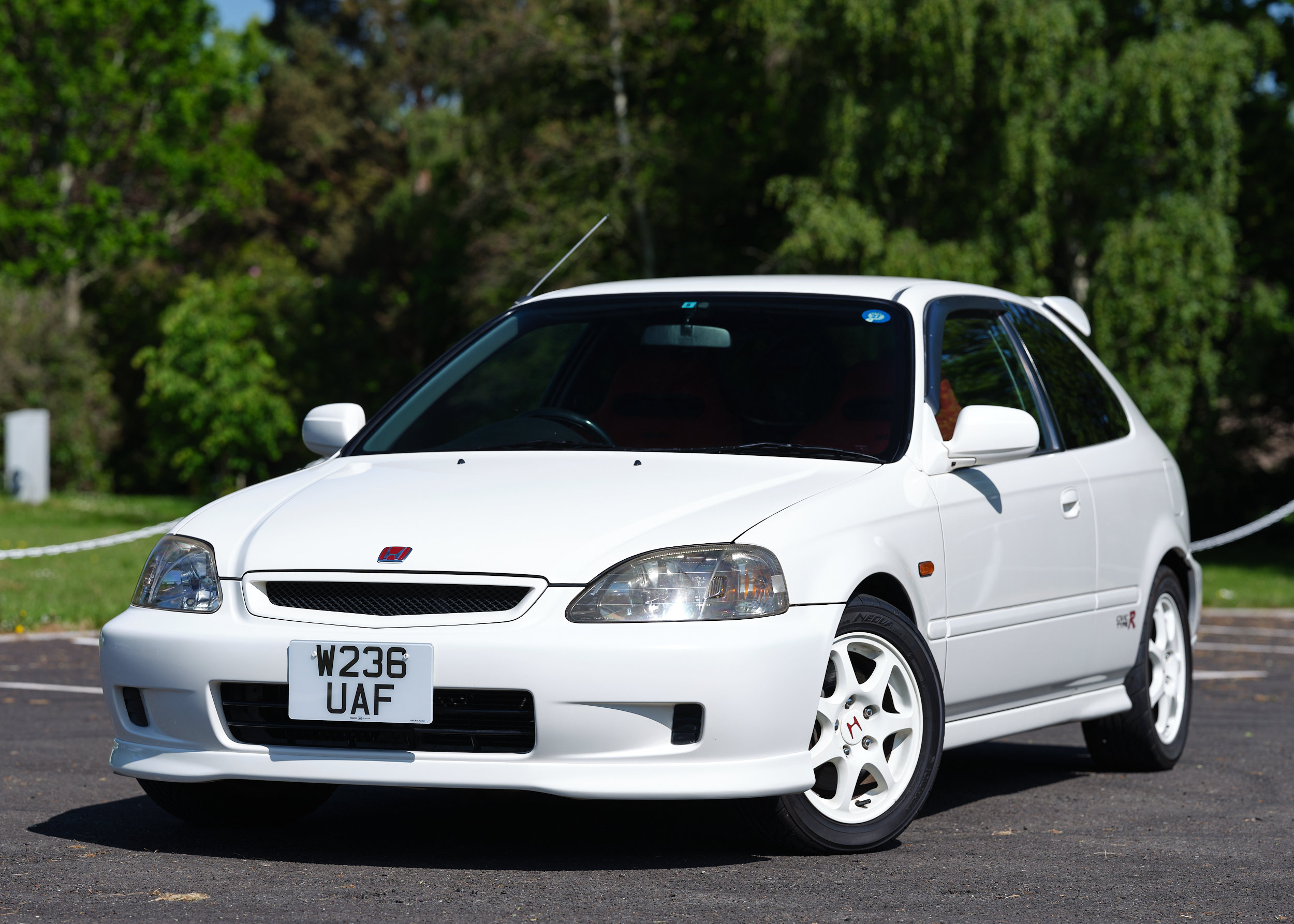 2000 HONDA CIVIC (EK9) TYPE R for sale in London, United Kingdom, image size:1263x902