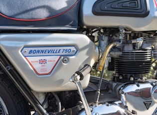 1977 TRIUMPH BONNEVILLE 'SILVER JUBILEE' - 7 MILES