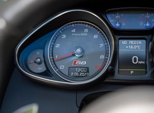 2013 AUDI R8 V8 SPYDER - 13,541 MILES