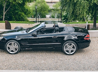 2010 MERCEDES-BENZ (R230) SL500 - 3,590 KM