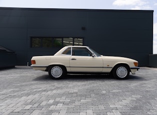 1989 MERCEDES-BENZ (R107) 300 SL