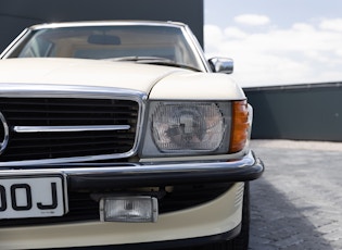 1989 MERCEDES-BENZ (R107) 300 SL