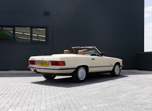 1989 MERCEDES-BENZ (R107) 300 SL