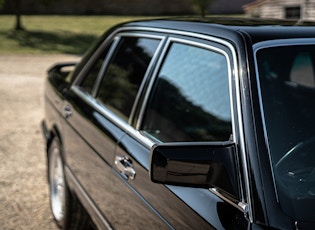 1991 MERCEDES-BENZ (W126) 560 SEL