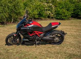 2011 DUCATI DIAVEL CARBON 