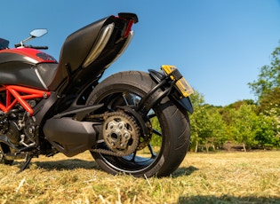 2011 DUCATI DIAVEL CARBON 