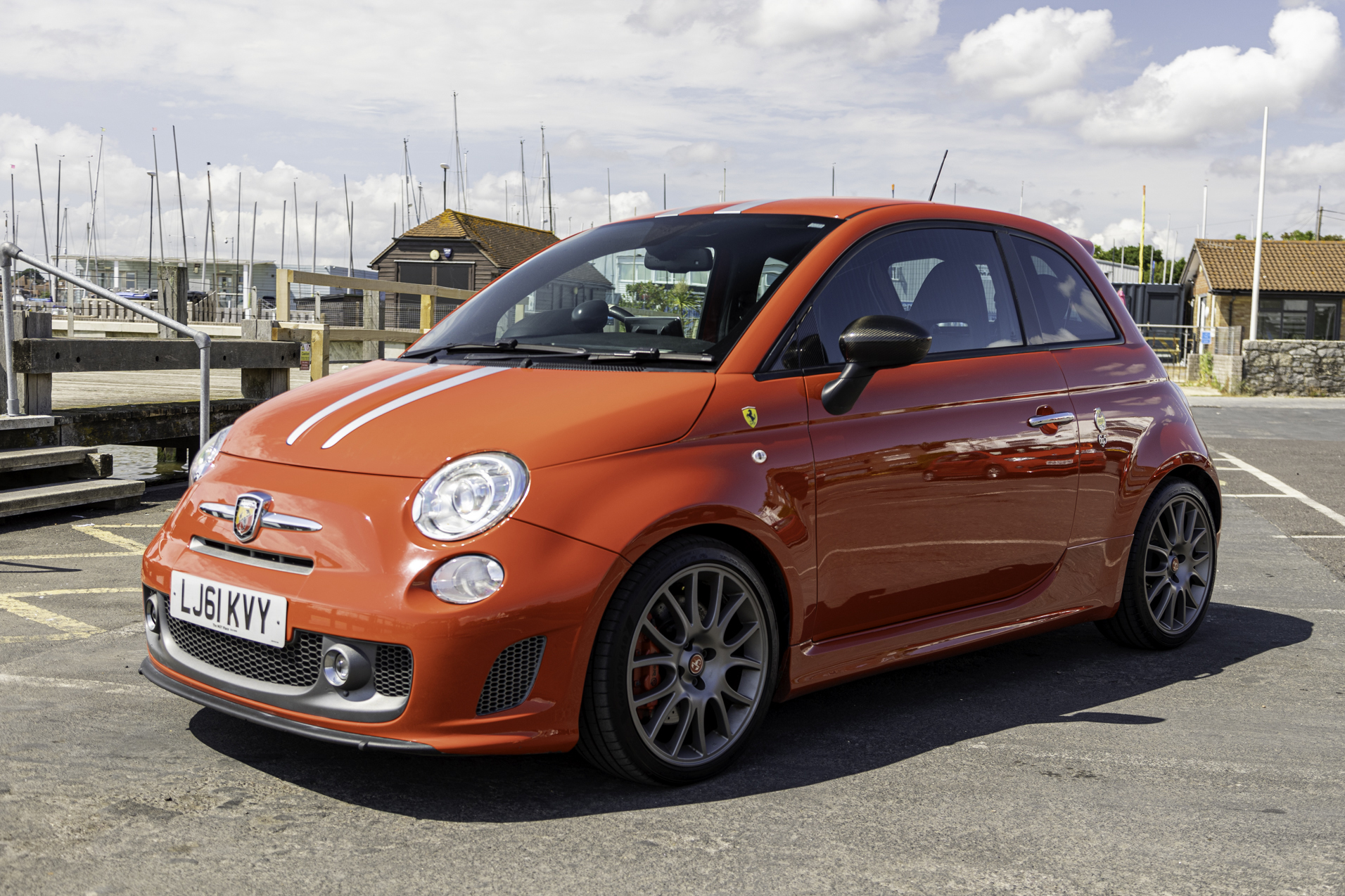 FIAT ABARTH 695 　完成品送料無料 2010 ABARTH 695 TRIBUTO FERRARI for sale by auction in
