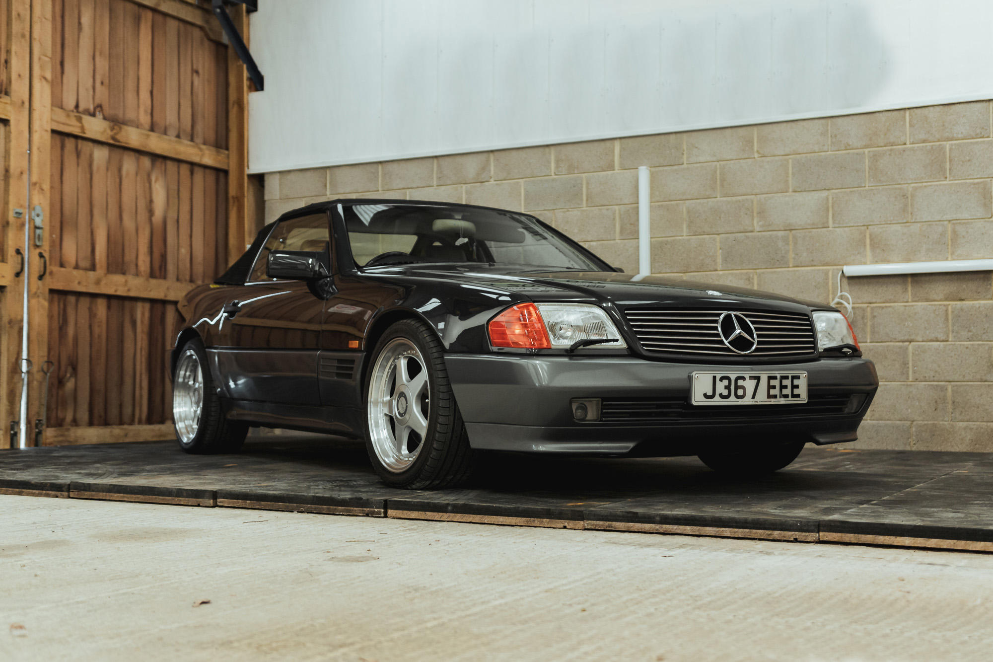 1992 MERCEDES-BENZ (R129) 300 SL for sale by auction in