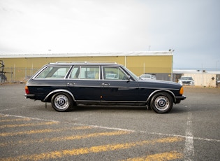 1982 Mercedes-Benz (W123) 200 T