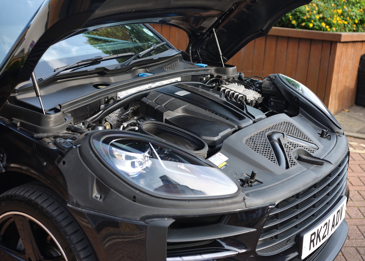 Standard Hood & Mirrors | PORSCHE MACAN S 2021 Standard Hood & Mirrors | PORSCHE MACAN S 2021