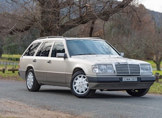 1990 MERCEDES-BENZ (W124) 300 TE