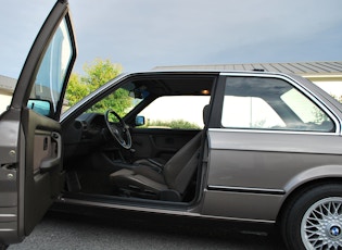 1987 BMW (E30) 325I