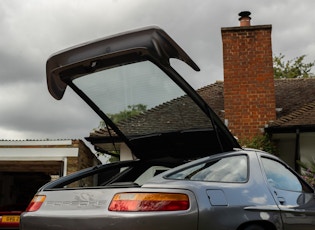 1988 PORSCHE 928 S4