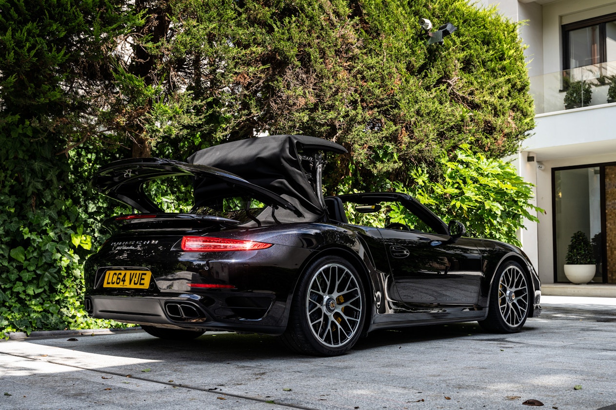 Cab Top & A-Pillars | PORSCHE CAYENNE TURBO 2015 Cab Top & A-Pillars | PORSCHE CAYENNE TURBO 2015