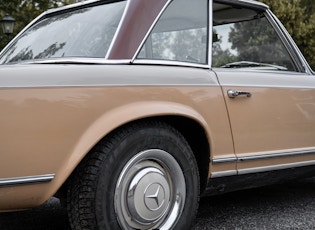 1967 MERCEDES-BENZ 250 SL PAGODA