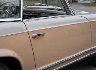 1967 MERCEDES-BENZ 250 SL PAGODA