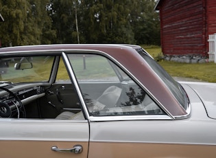 1967 MERCEDES-BENZ 250 SL PAGODA