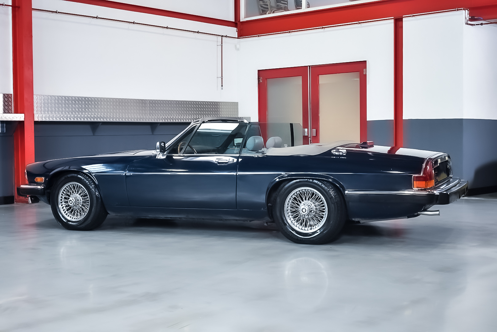Jaguar XJS V12 Convertible イタリア製 1987 JAGUAR XJ-S V12 CONVERTIBLE for sale by auction in