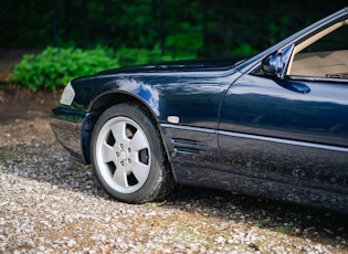 1999 MERCEDES-BENZ (R129) SL320