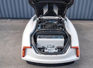 2015 VOLKSWAGEN XL1 - 1,824 MILES