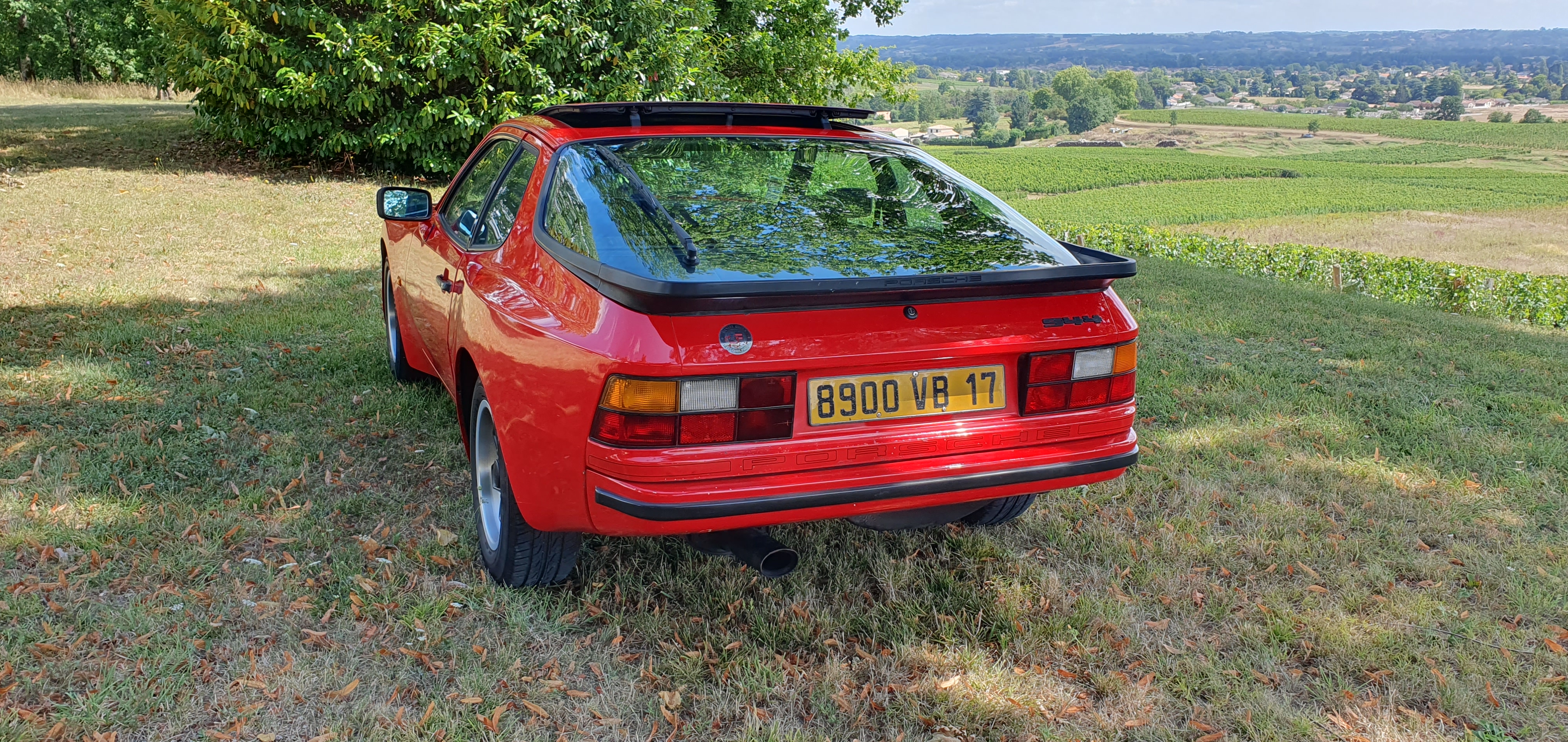 1983 PORSCHE 944 2.5 for sale by auction in Saint-Vincent-de 