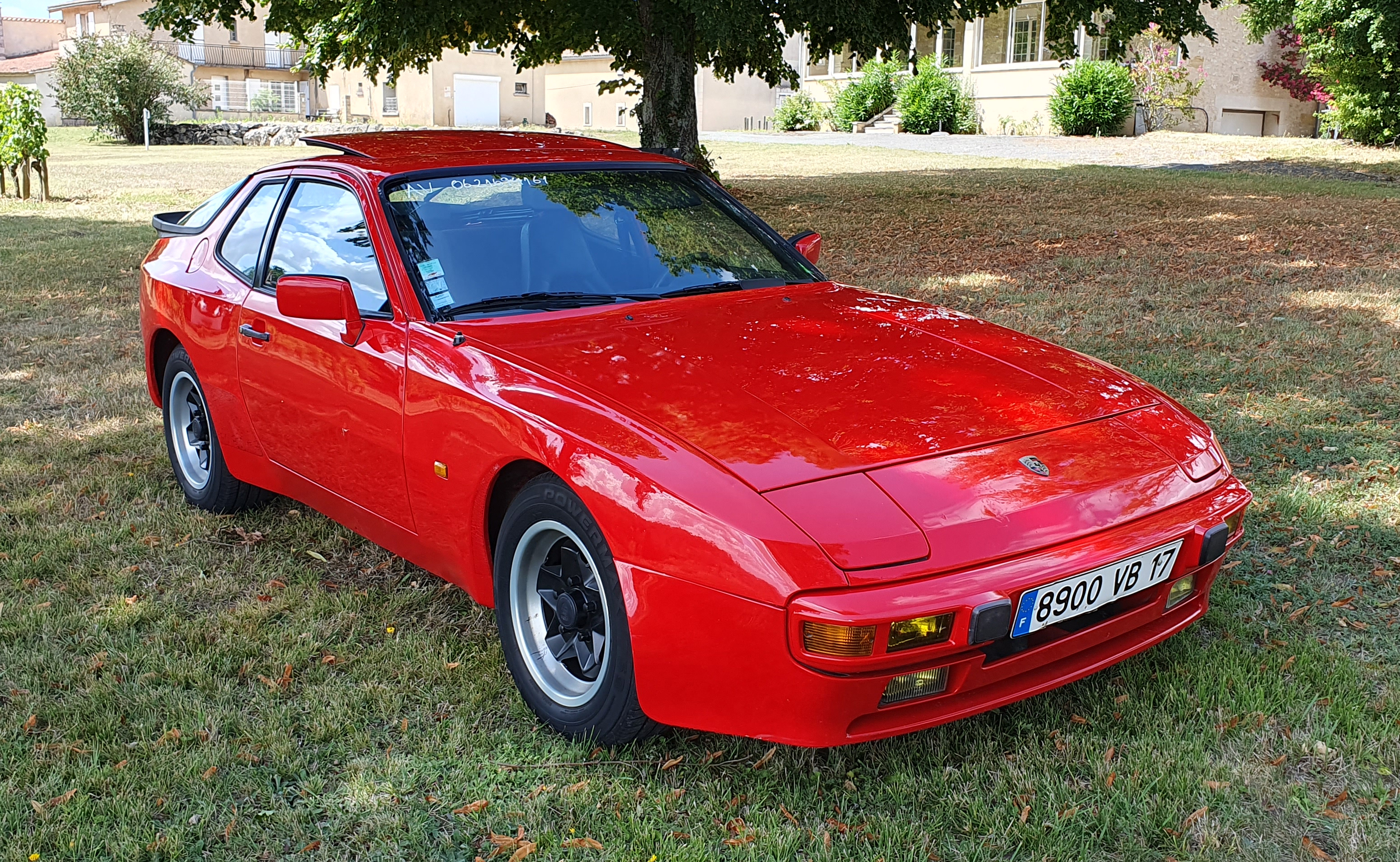 1983 PORSCHE 944 2.5 for sale by auction in Saint-Vincent-de