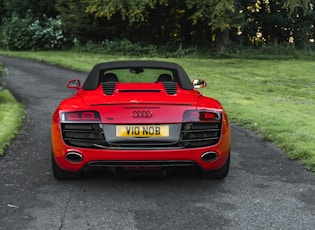 2010 AUDI R8 V10 SPYDER – MANUAL 